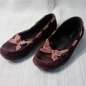 Women's karaoke slip-ons